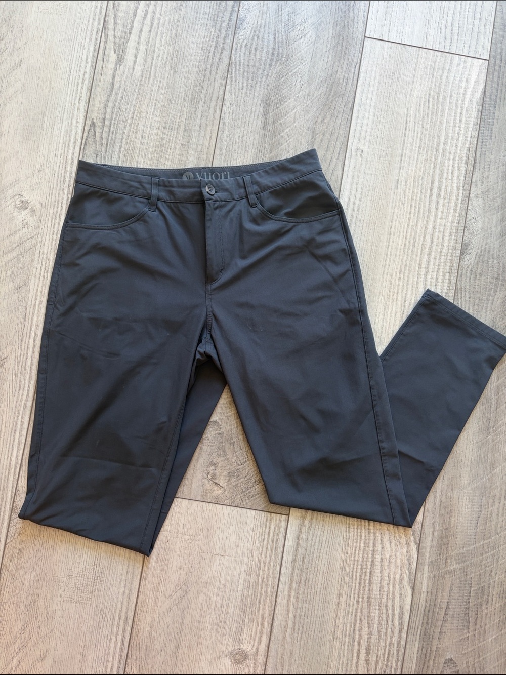 Vuori Men’s Black Stretch Chinos